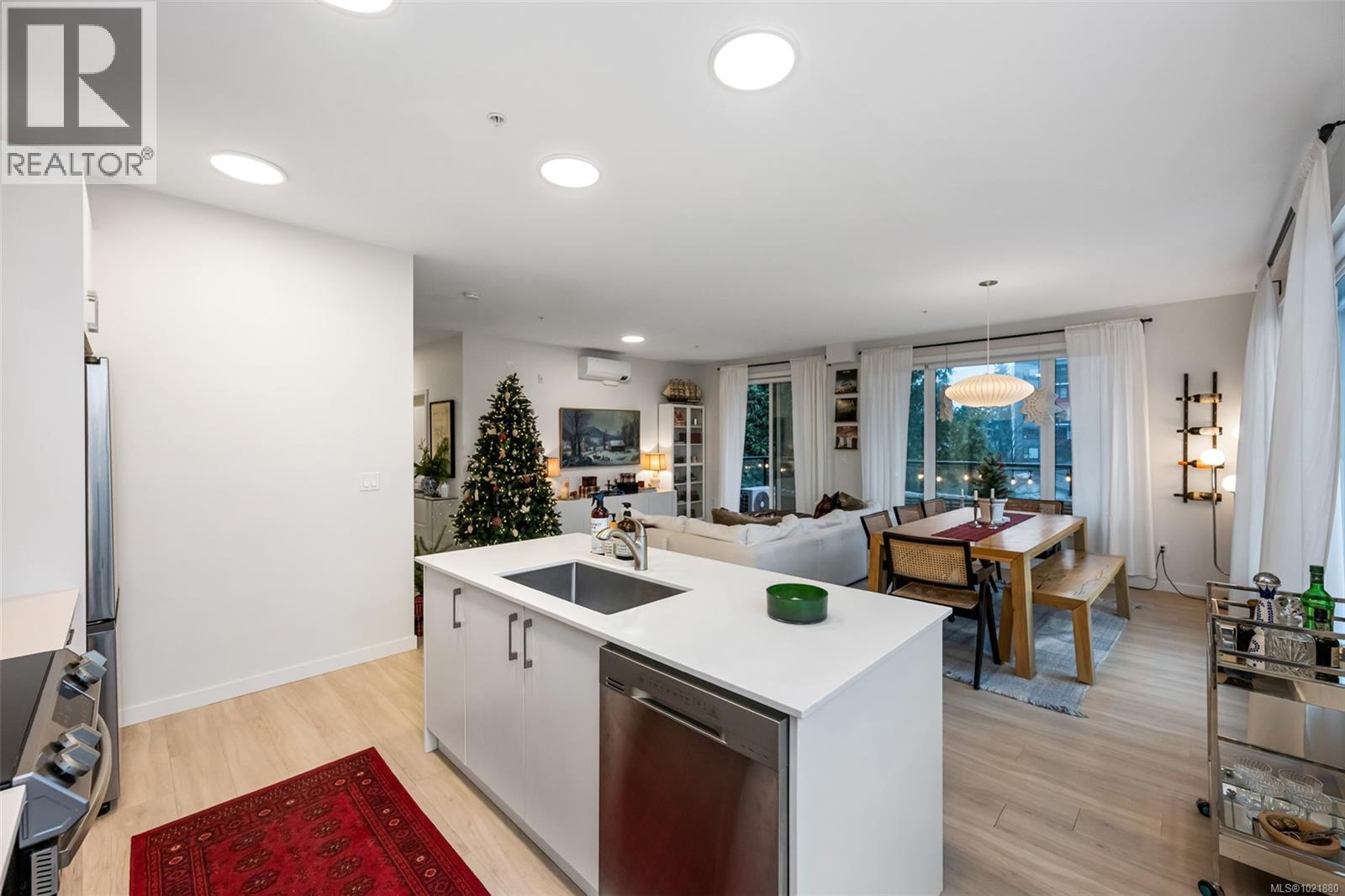 301 842 Orono Ave, Langford