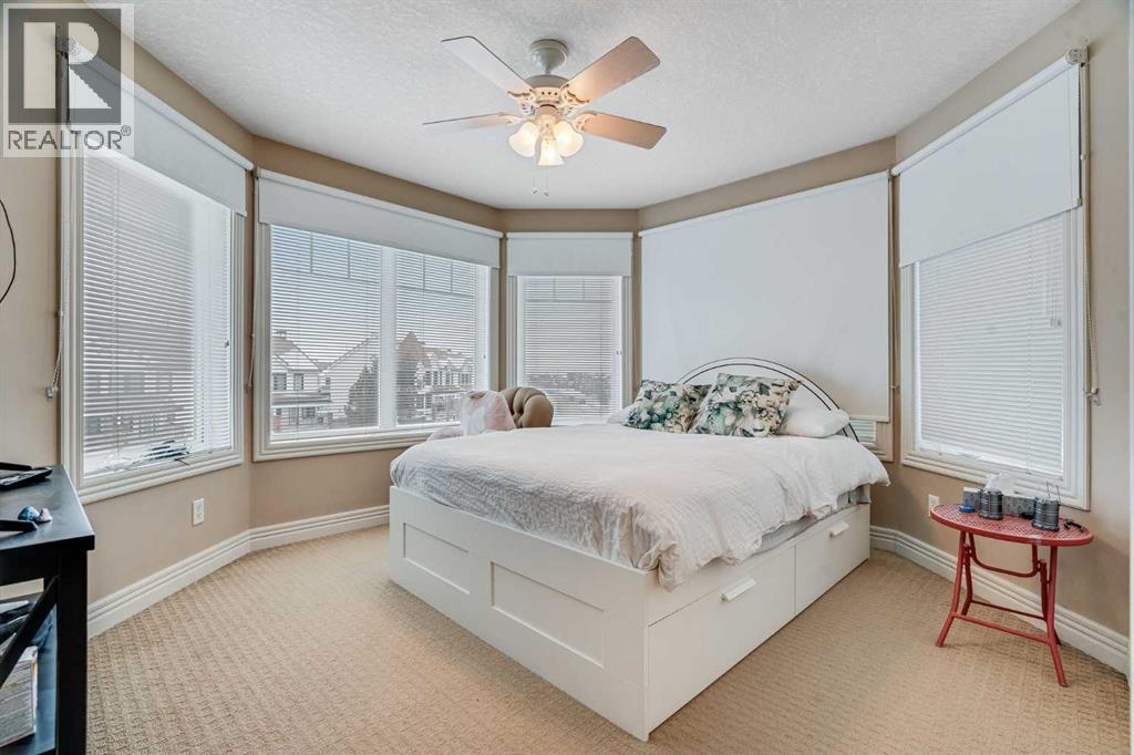 Single Family House for Sale in  Royal Oak Plaza NW Royal Oak Calgary 