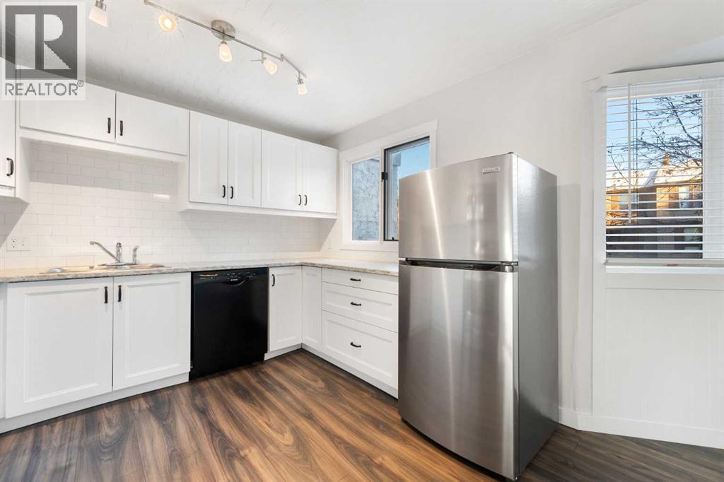 Single Family House 4 Level for Sale in   Glamis Drive SW Glamorgan Calgary 