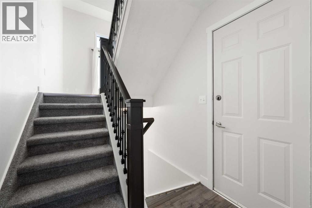 Single Family House 4 Level for Sale in   Glamis Drive SW Glamorgan Calgary 