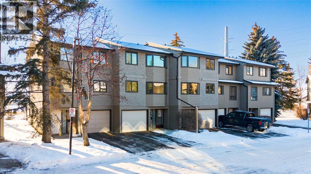 Single Family House 4 Level for Sale in   Glamis Drive SW Glamorgan Calgary 