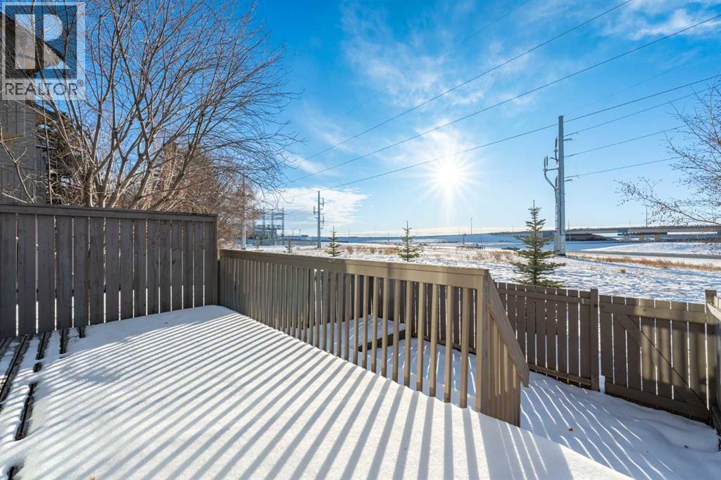 Single Family House 4 Level for Sale in   Glamis Drive SW Glamorgan Calgary 