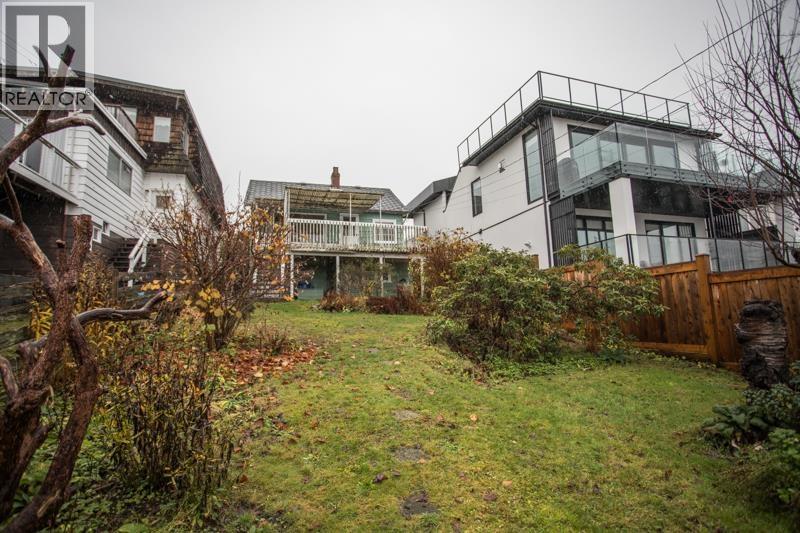 11 HYTHE AVENUE, Burnaby