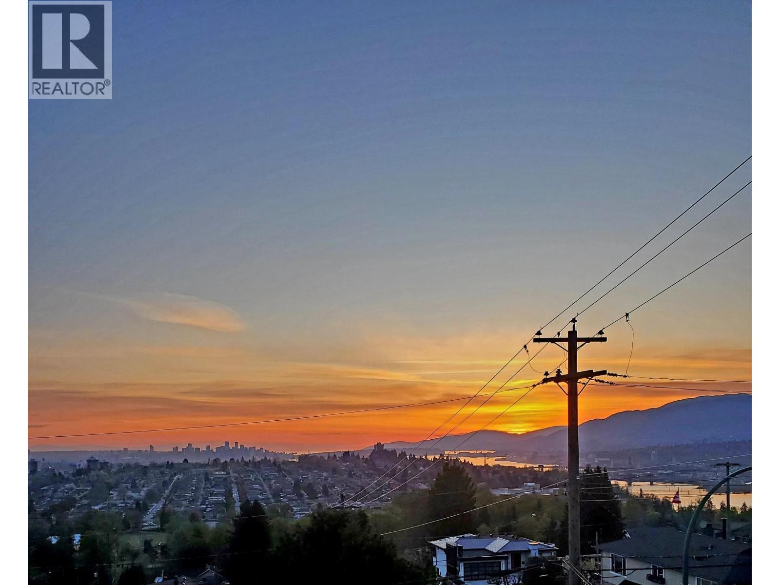 11 HYTHE AVENUE, Burnaby