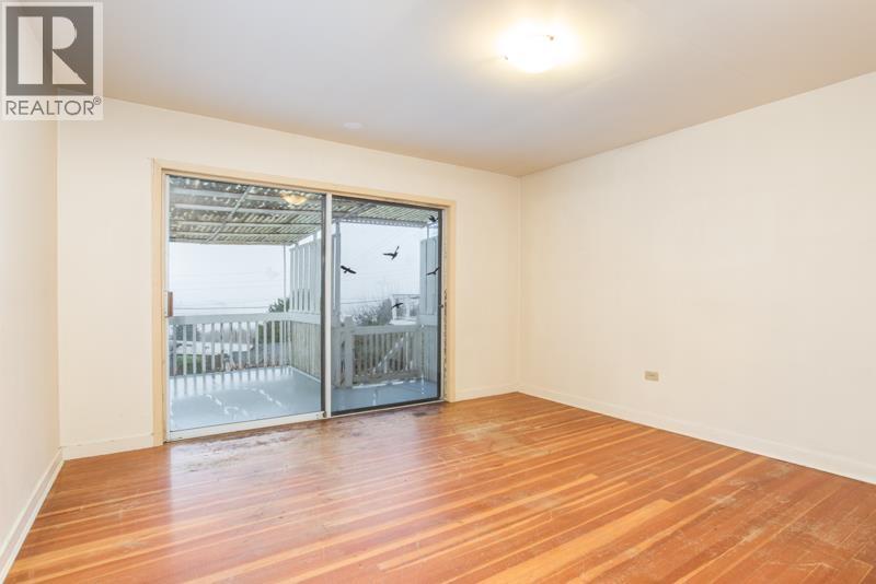 11 HYTHE AVENUE, Burnaby