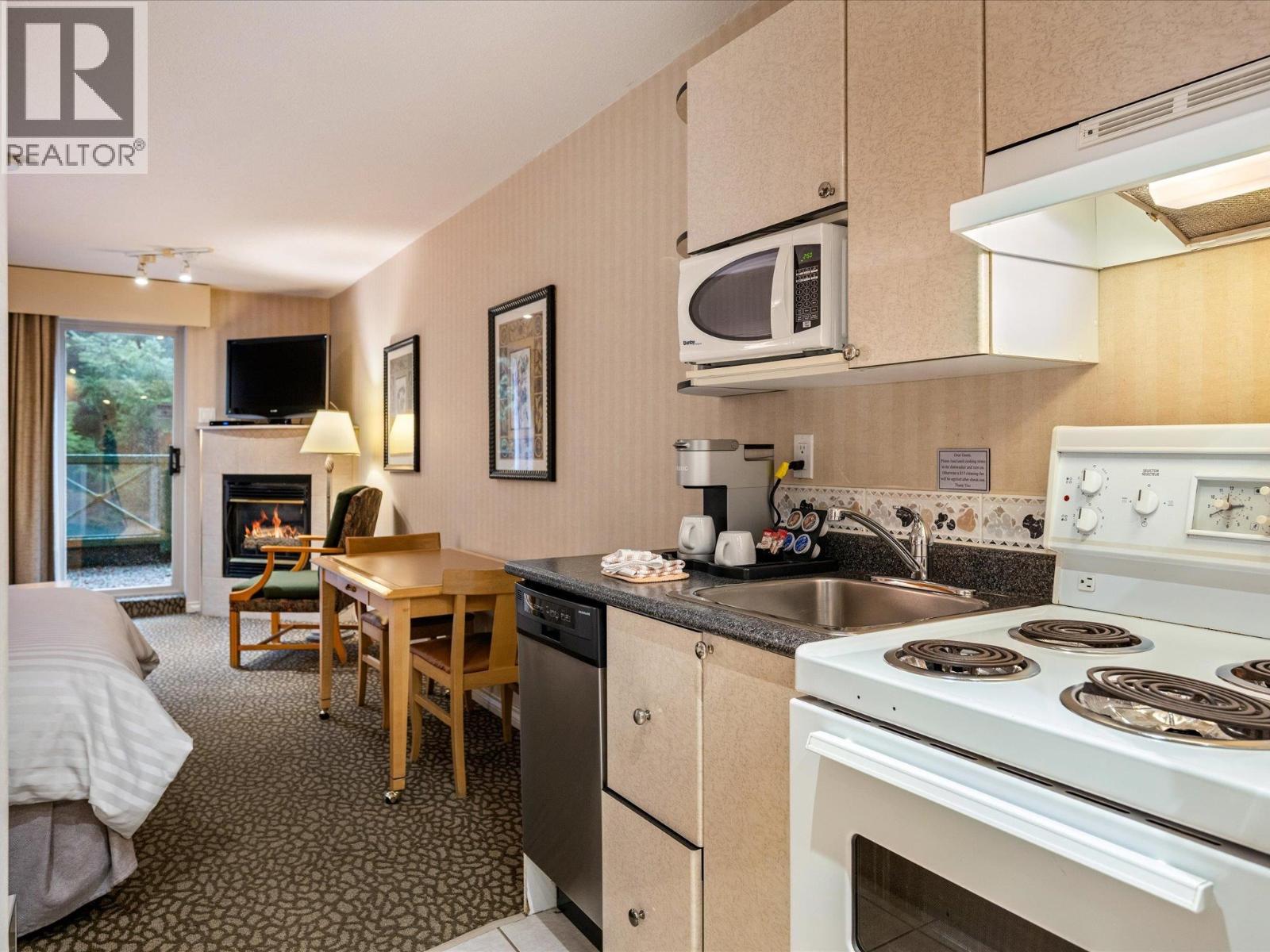 215 4319 MAIN STREET, Whistler