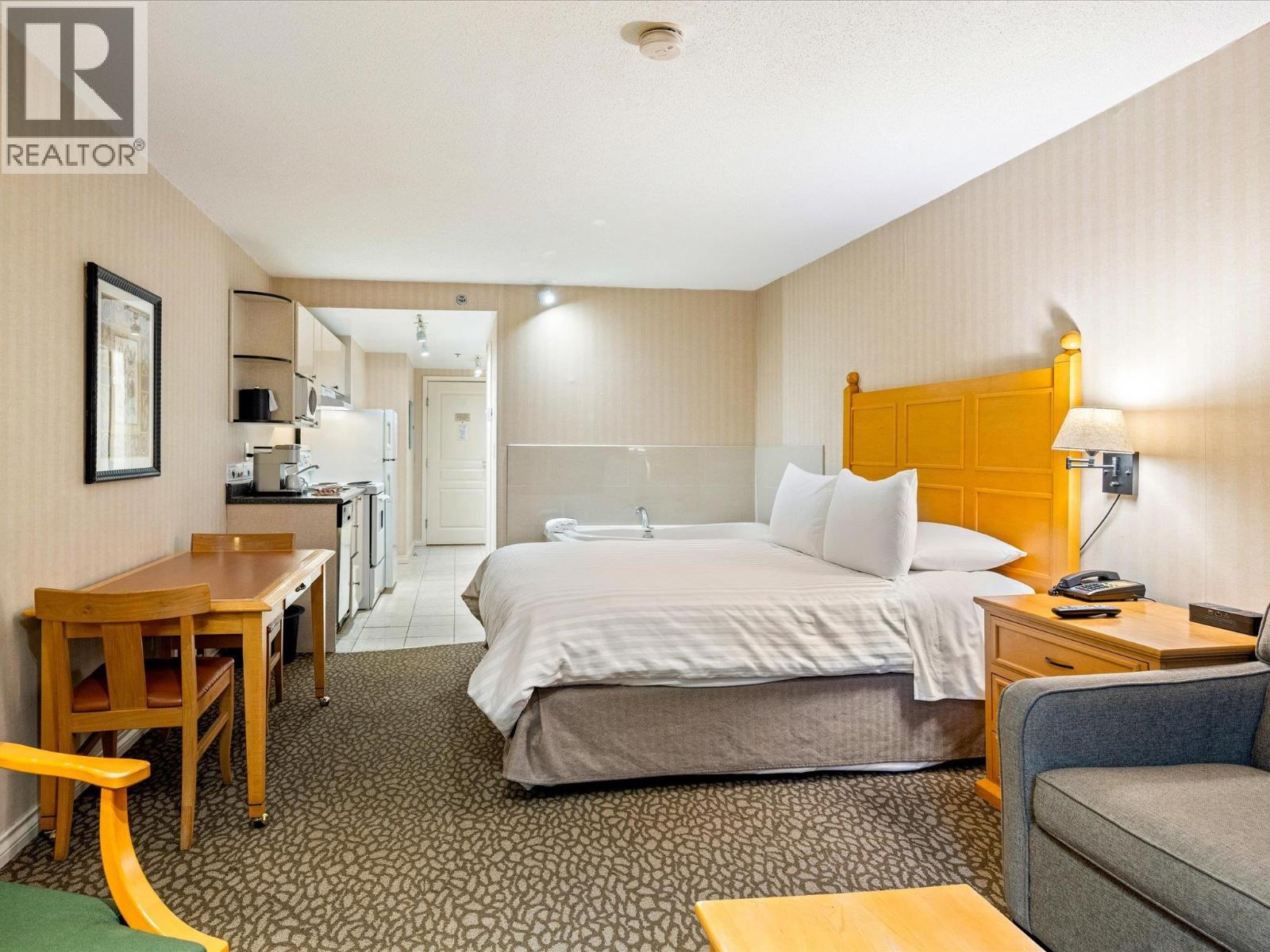 215 4319 MAIN STREET, Whistler