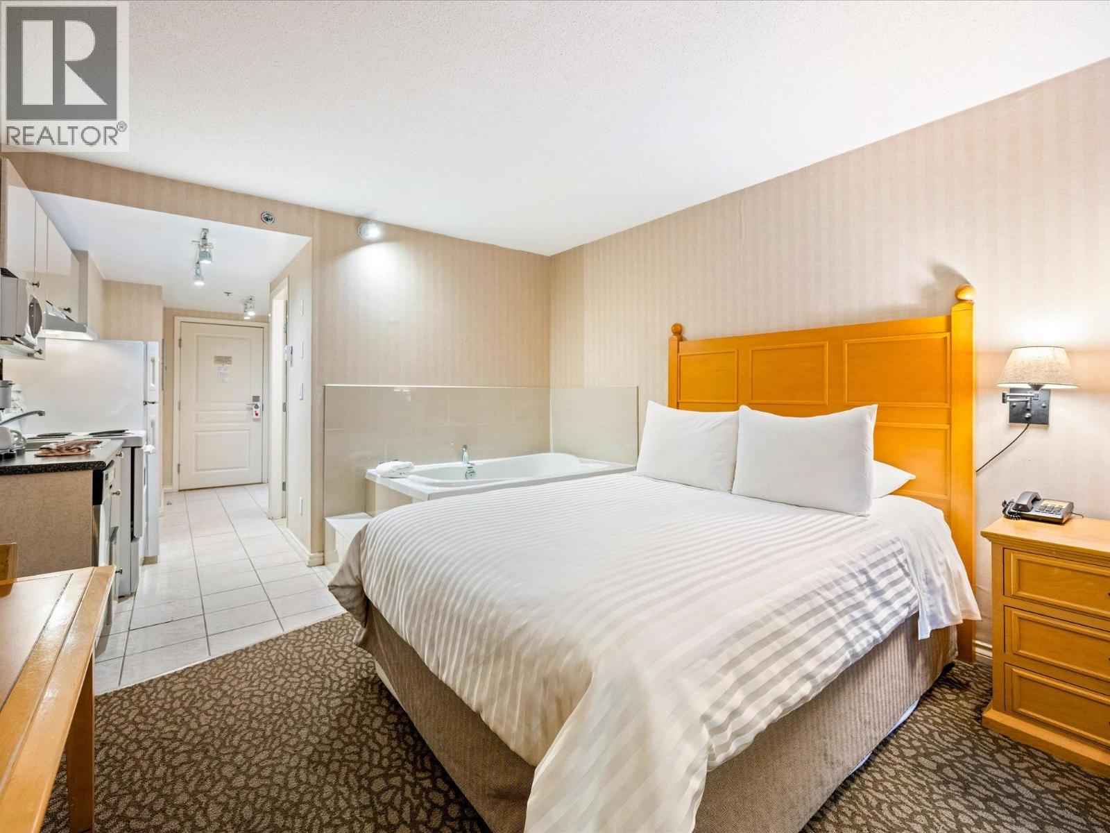 215 4319 MAIN STREET, Whistler