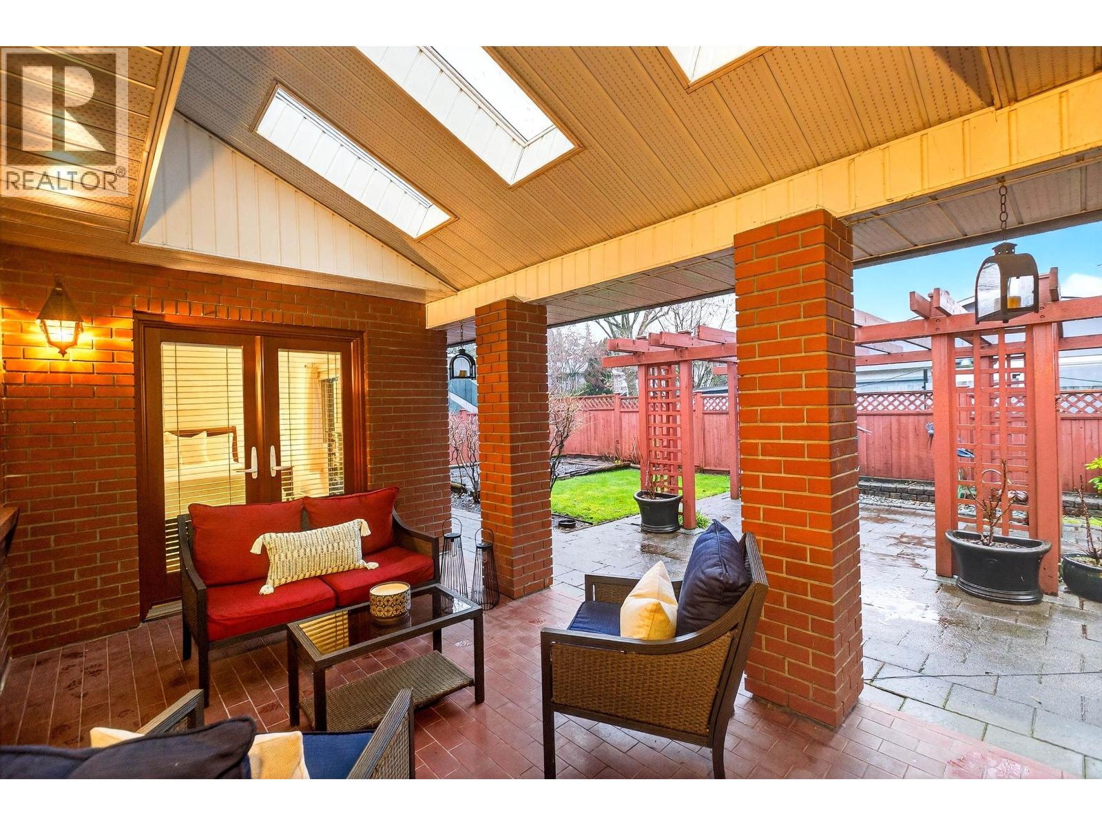 3960 ROBIN PLACE, Port Coquitlam