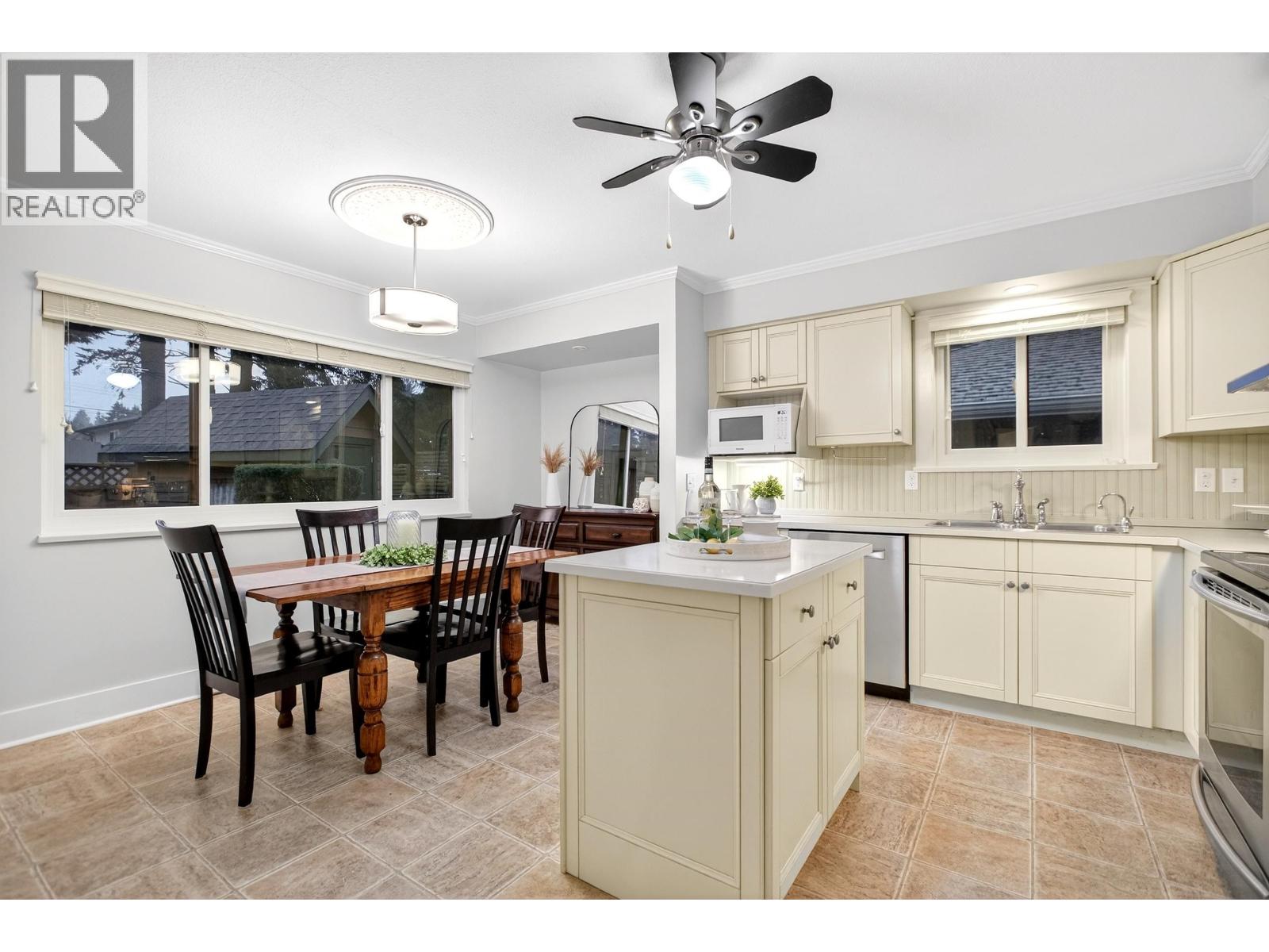 3960 ROBIN PLACE, Port Coquitlam