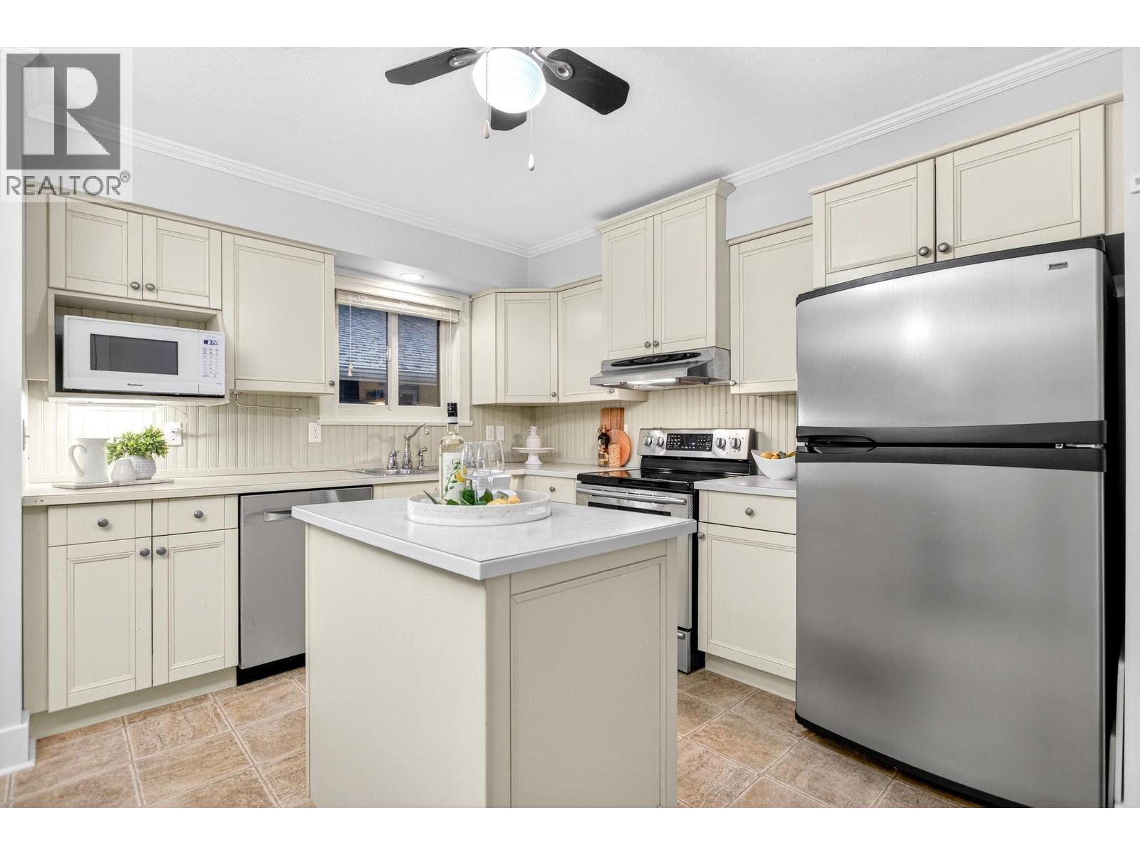 3960 ROBIN PLACE, Port Coquitlam