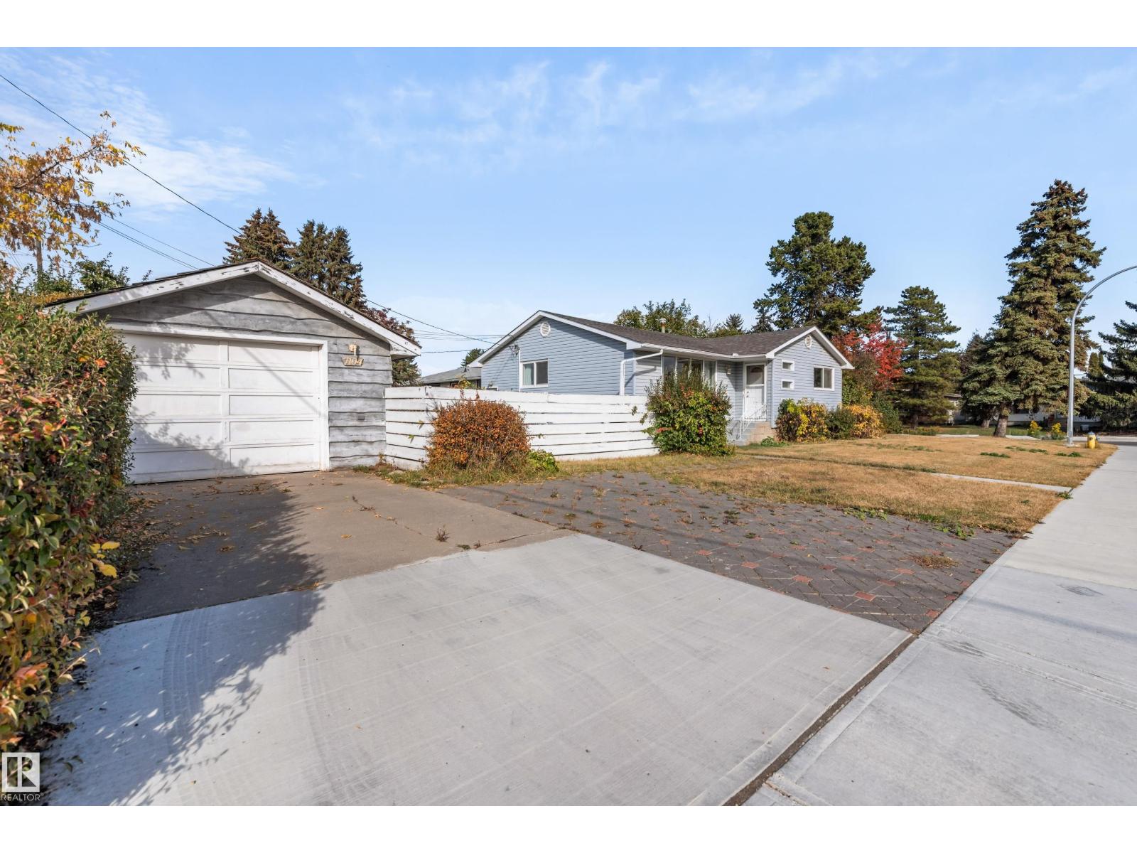 7104 95 AV NW, Edmonton