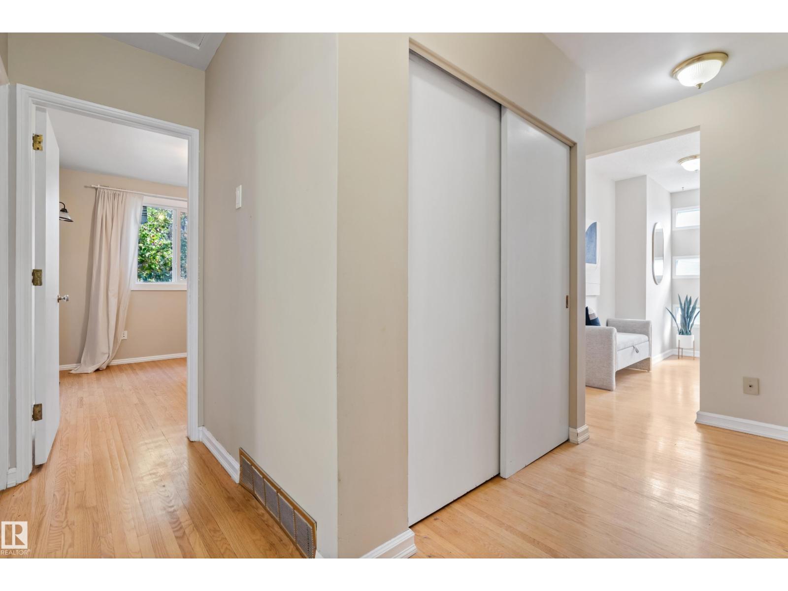 7104 95 AV NW, Edmonton