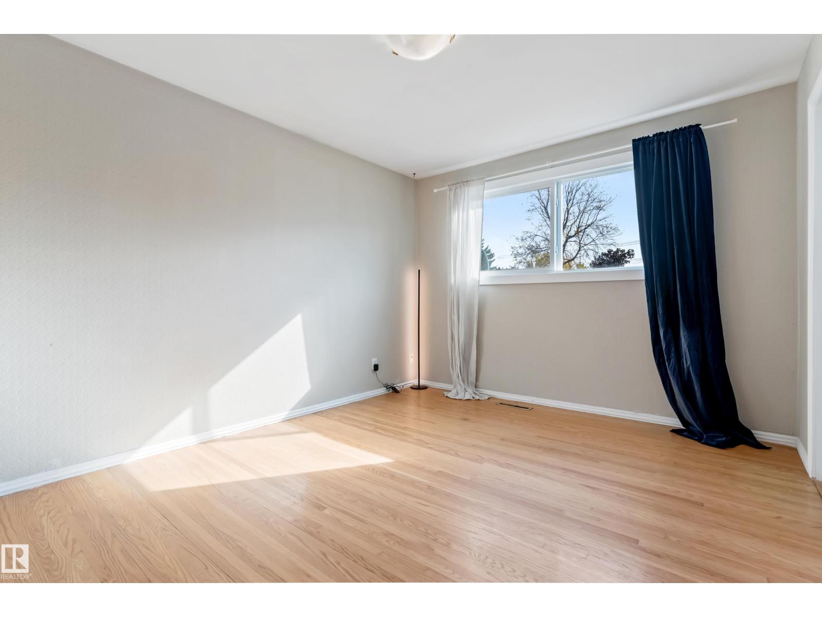 7104 95 AV NW, Edmonton