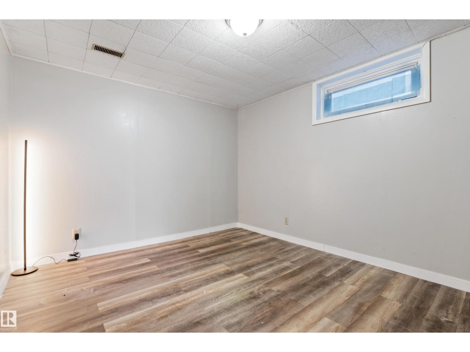 7104 95 AV NW, Edmonton