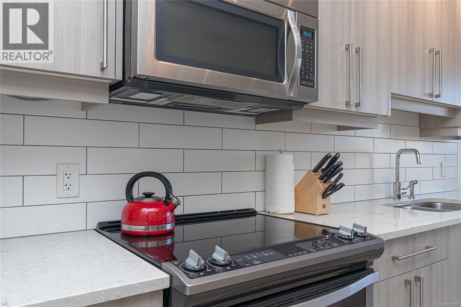 316 595 Pandora Avenue, Victoria