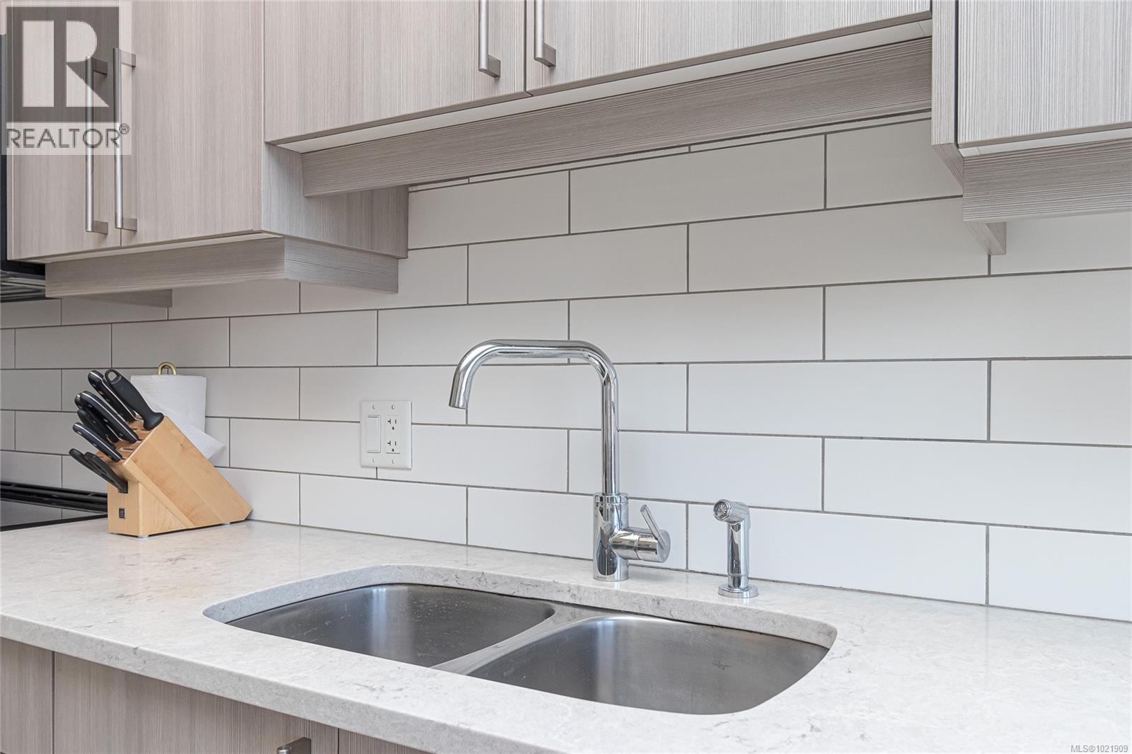 316 595 Pandora Avenue, Victoria