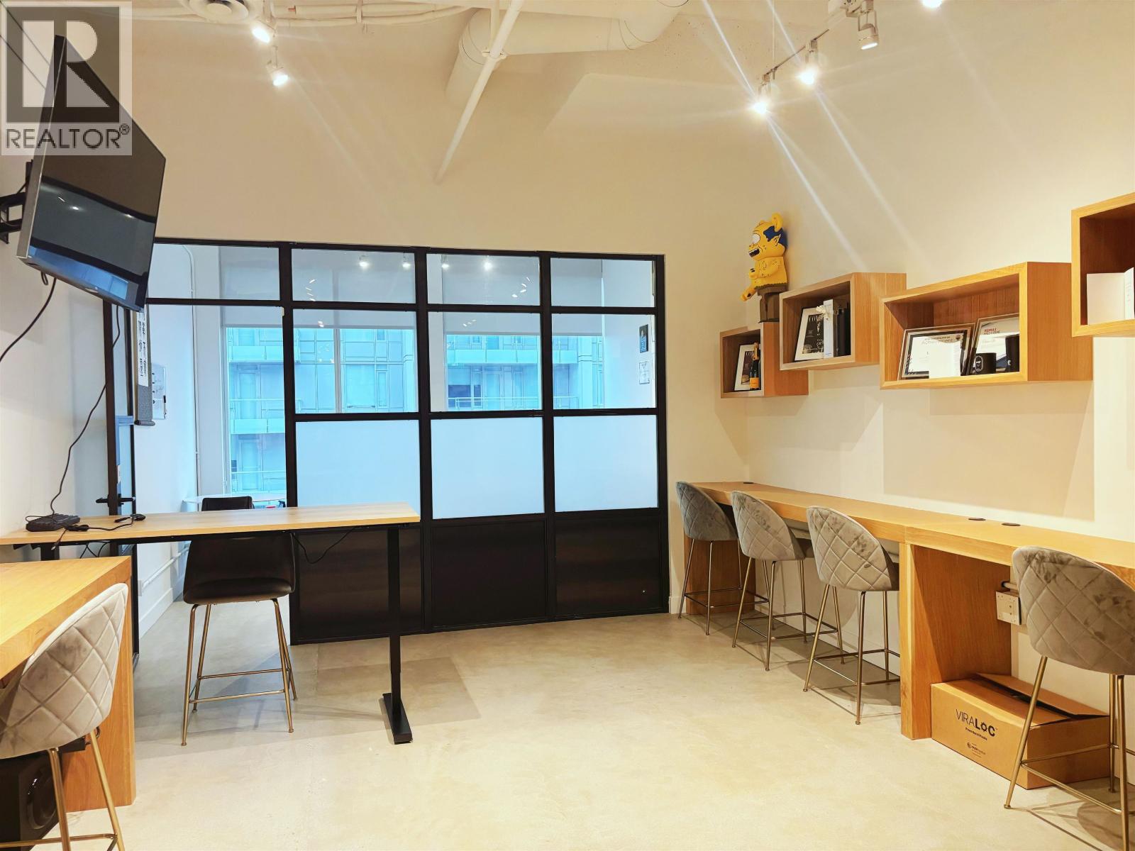 Office in Burnaby - Image 6