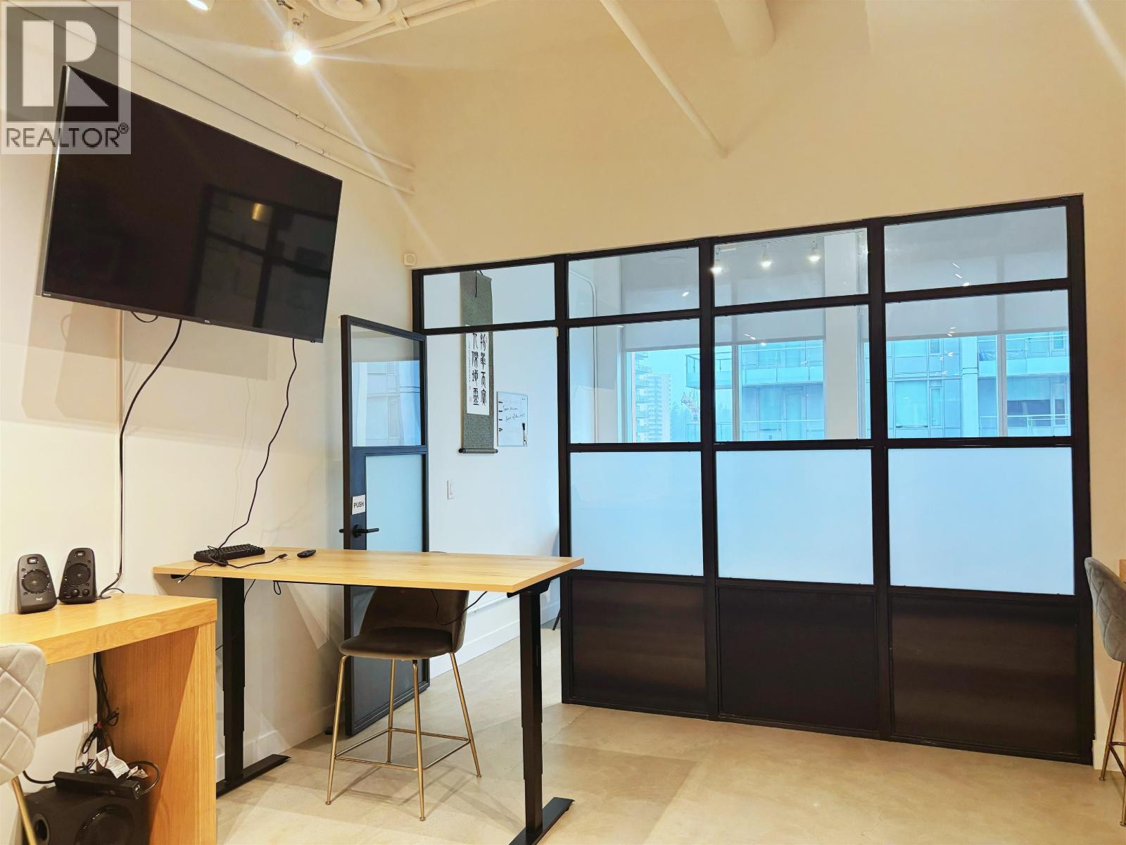 Office in Burnaby - Image 8