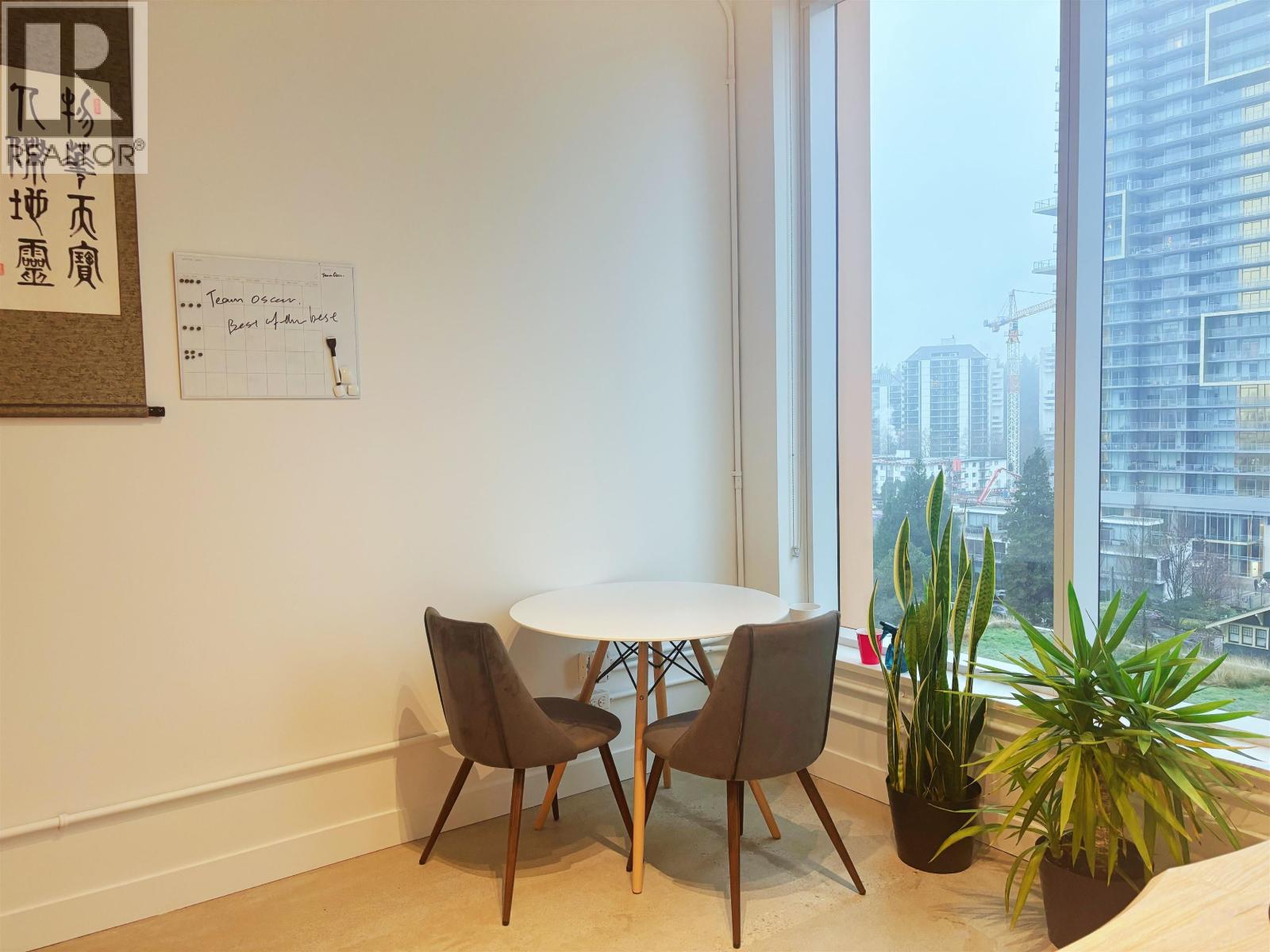 Office in Burnaby - Image 20