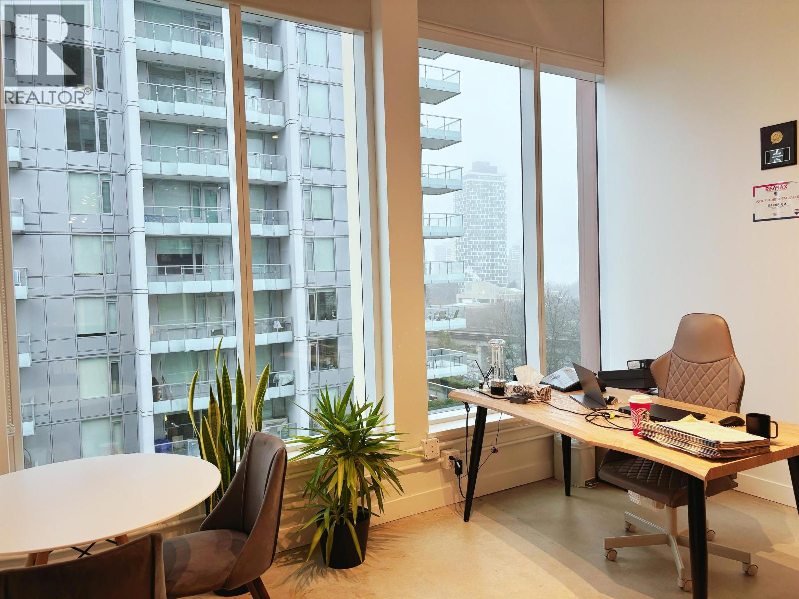 Office in Burnaby - Image 16