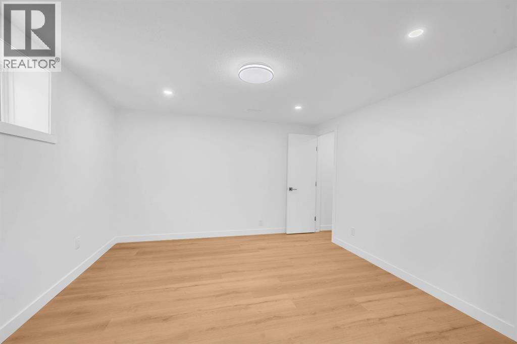 Single Family House for Sale in  Doverville Crescent SE Dover Calgary 