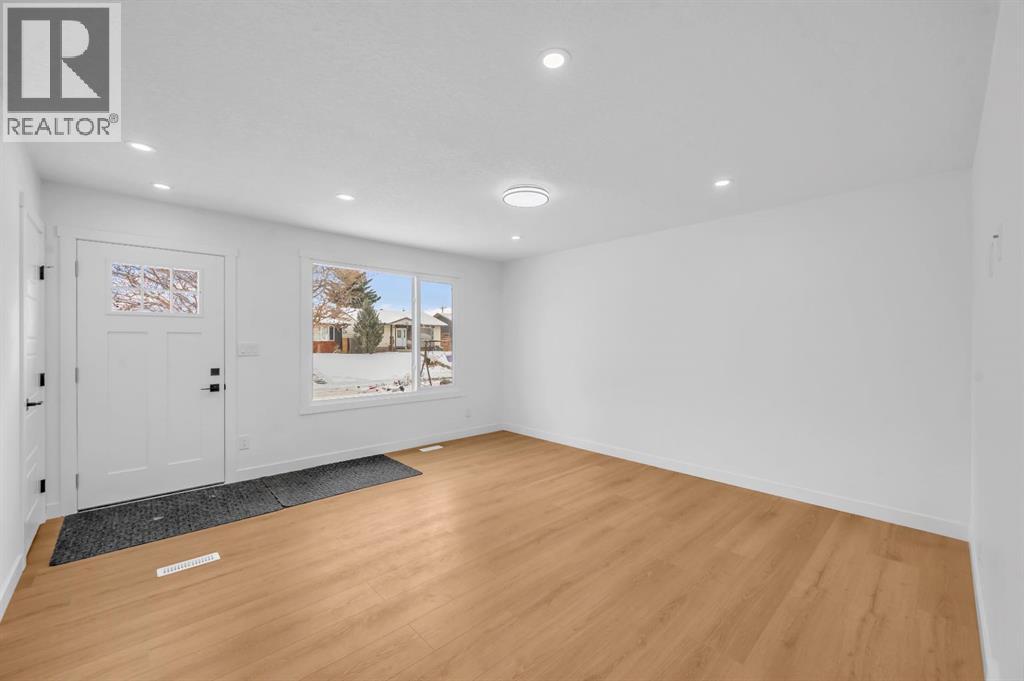 Single Family House for Sale in  Doverville Crescent SE Dover Calgary 