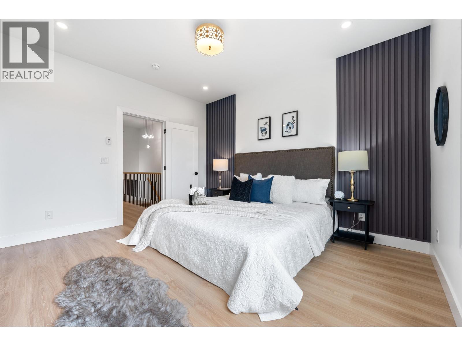 1 122 EIGHTH AVENUE, New Westminster