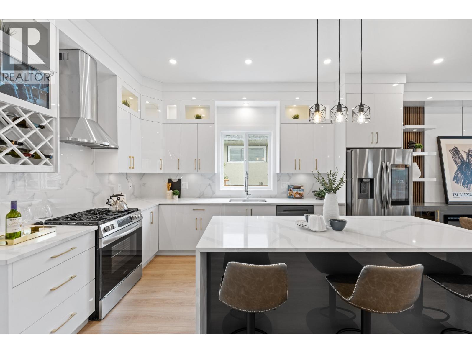 1 122 EIGHTH AVENUE, New Westminster