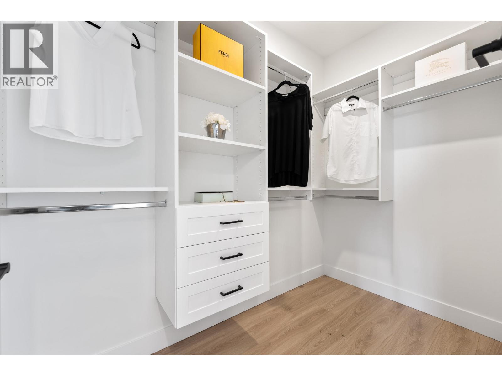 1 122 EIGHTH AVENUE, New Westminster