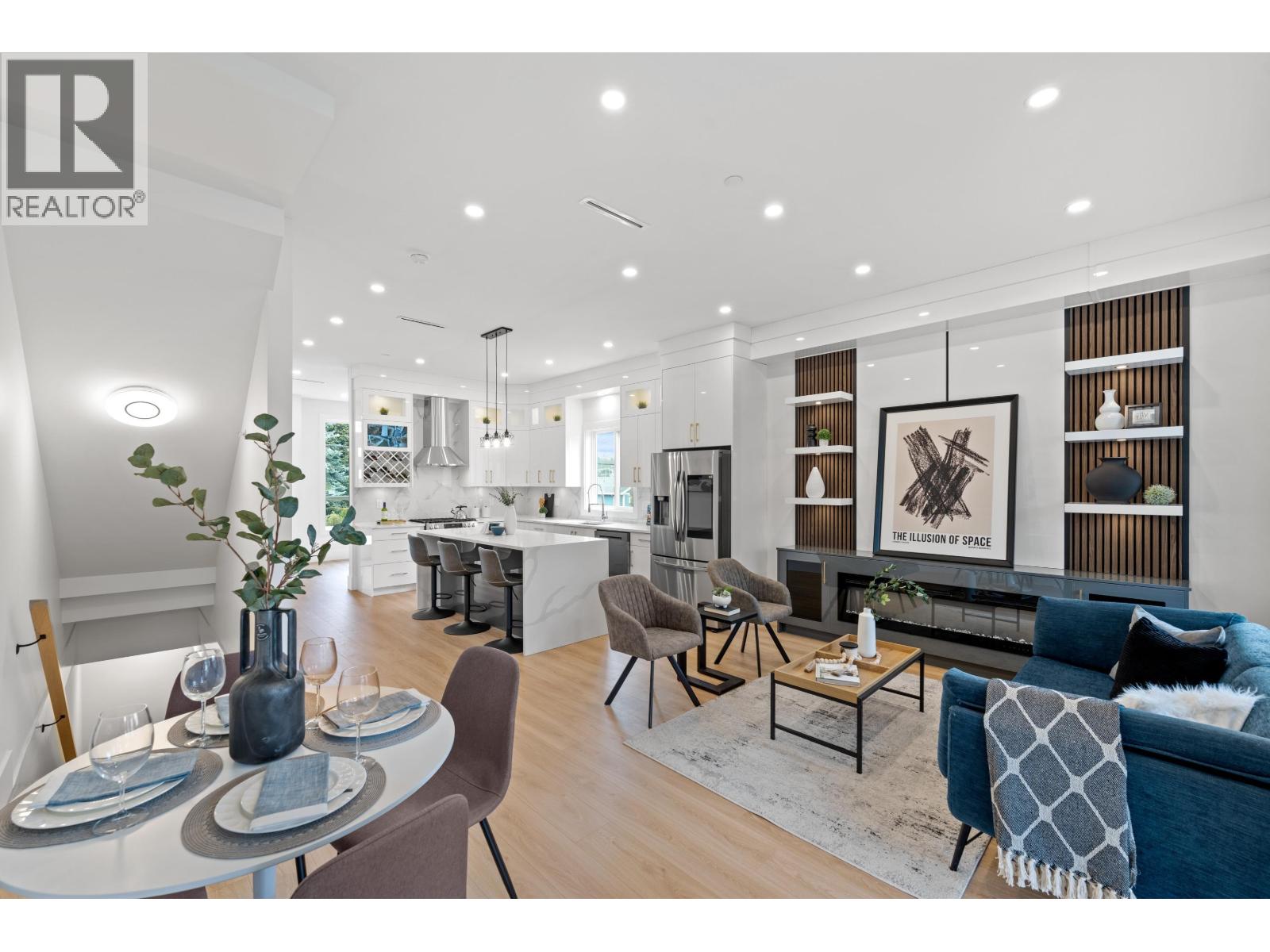 1 122 EIGHTH AVENUE, New Westminster