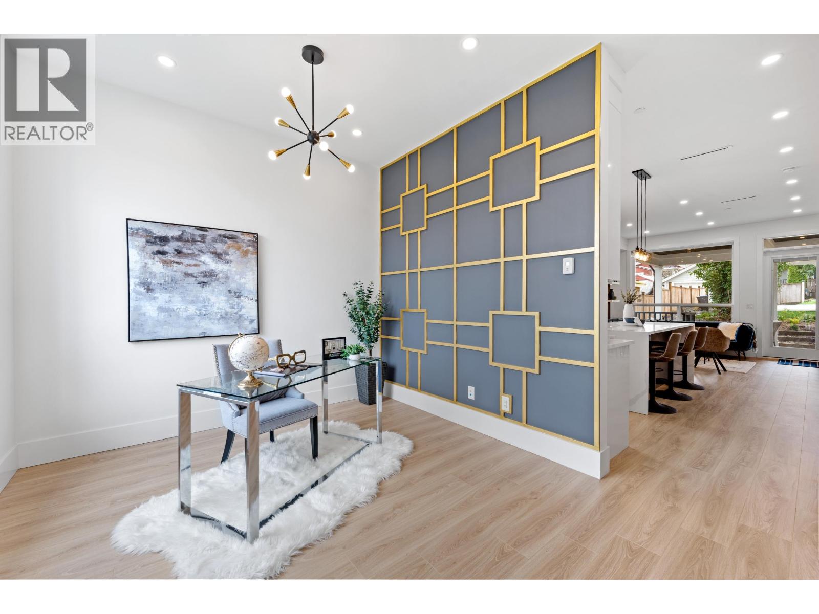 1 122 EIGHTH AVENUE, New Westminster