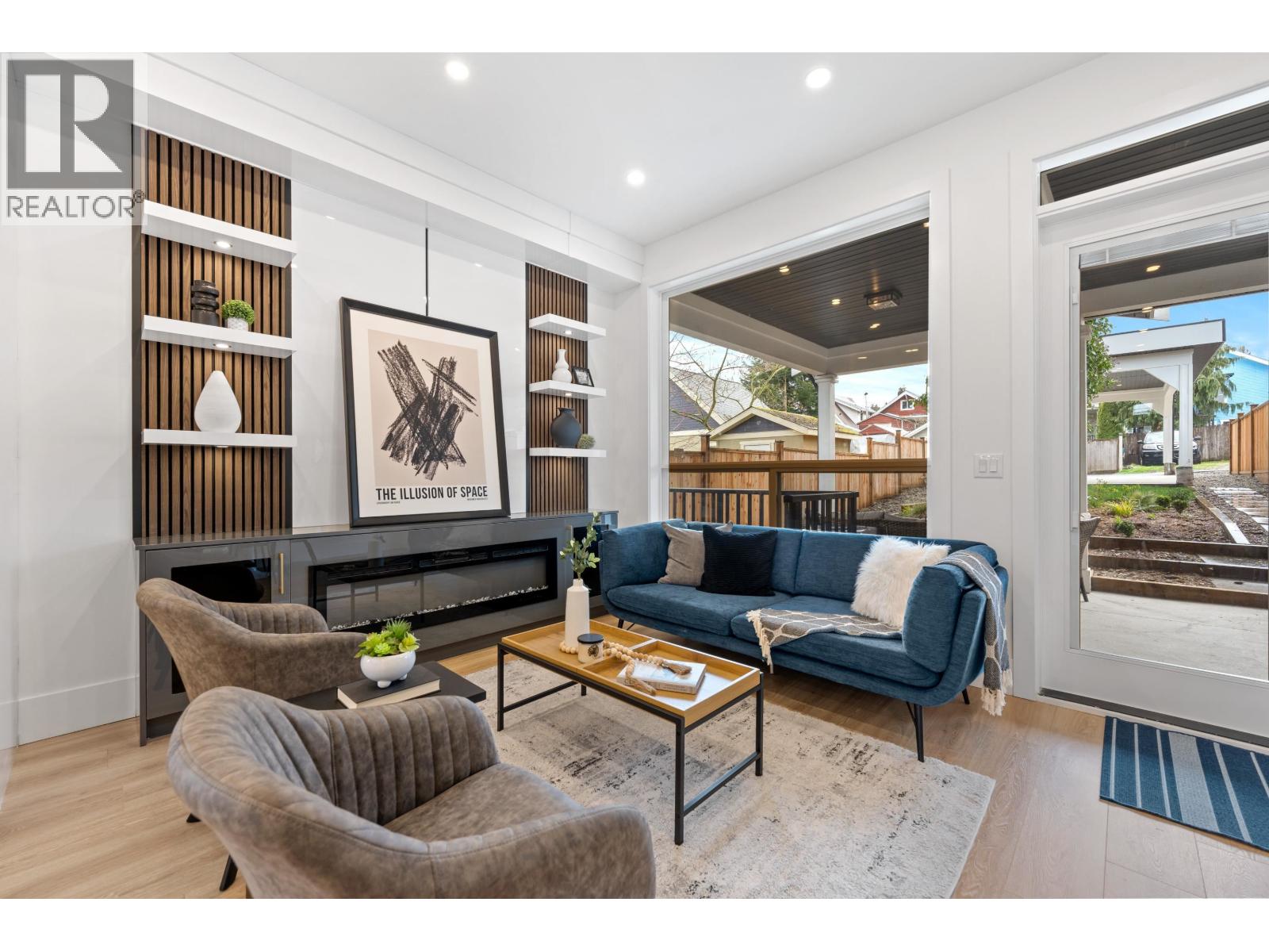 1 122 EIGHTH AVENUE, New Westminster