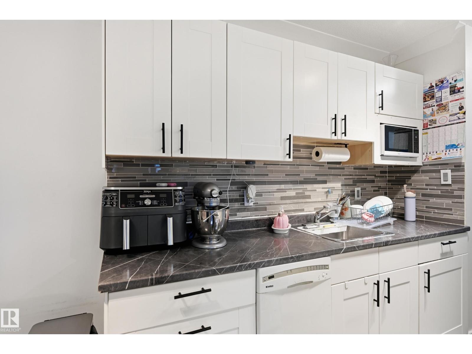 #306 10811 115 ST NW NW, Edmonton