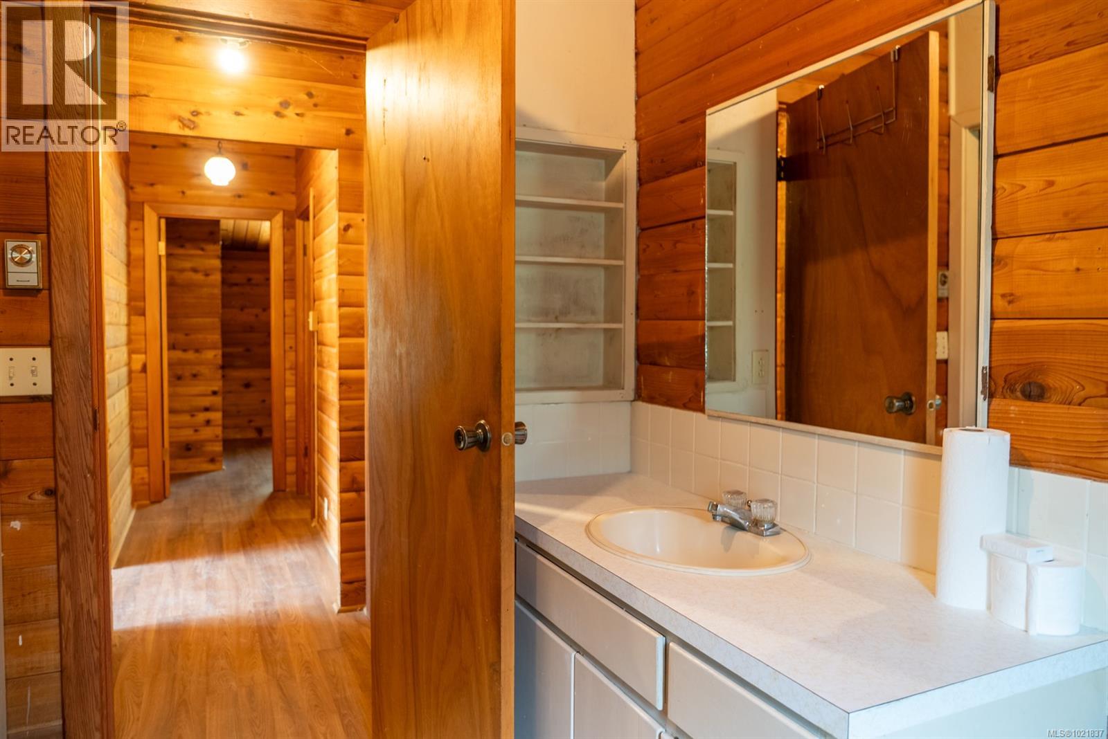 4531 Bedwell Harbour Rd, Pender Island