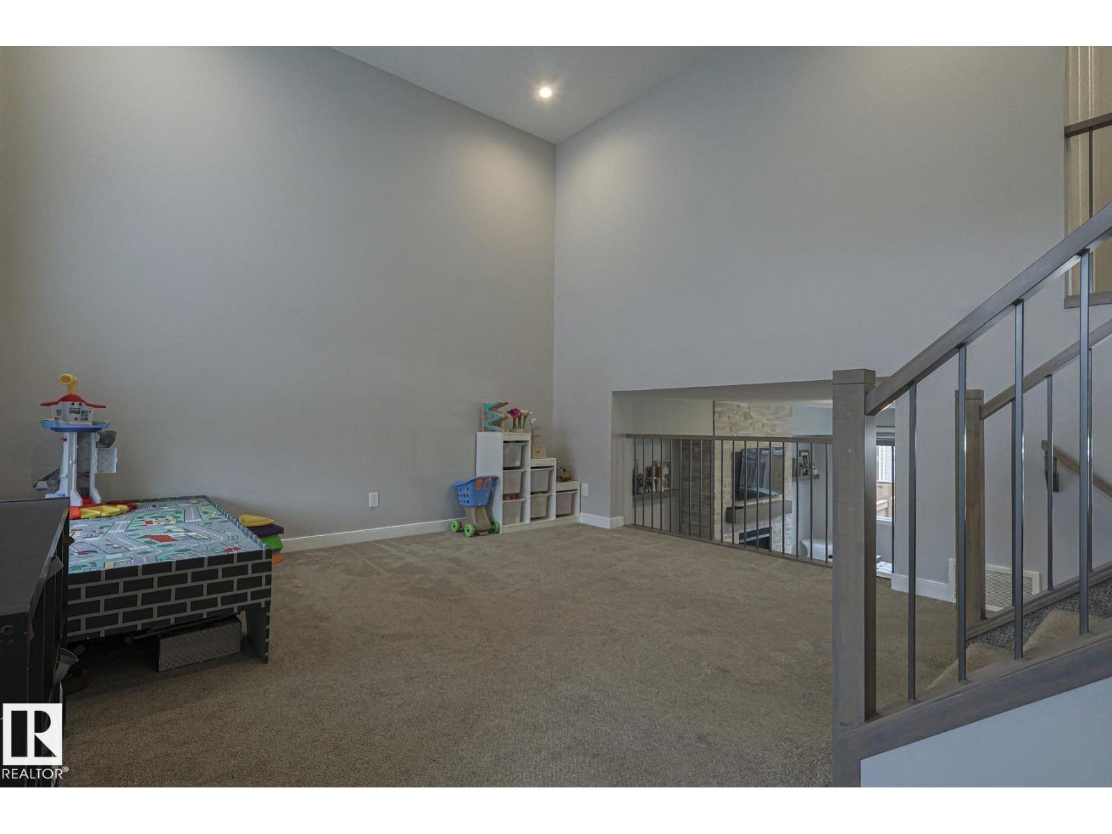 2011 201 ST NW, Edmonton