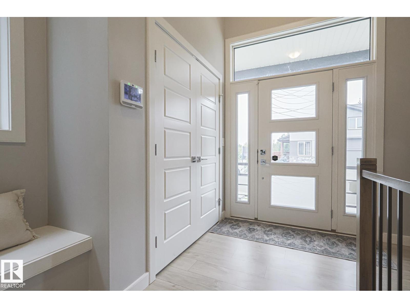 2011 201 ST NW, Edmonton