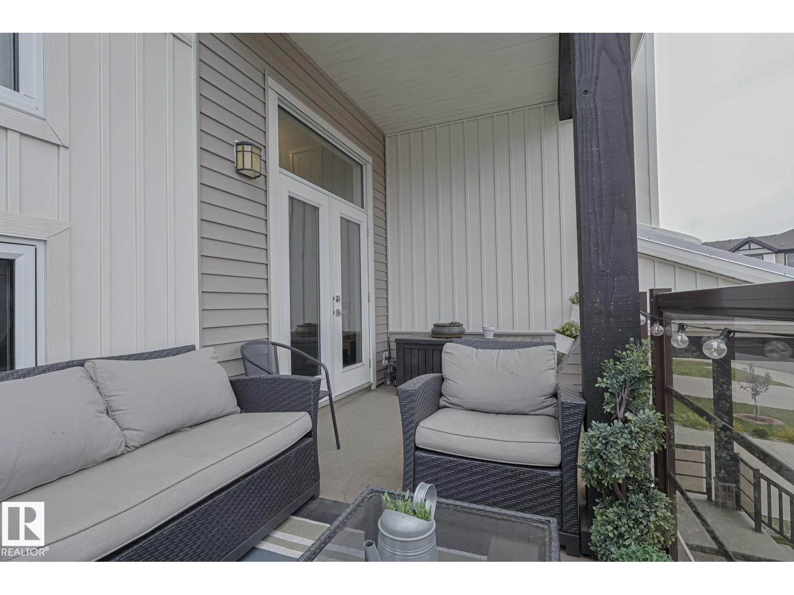 2011 201 ST NW, Edmonton