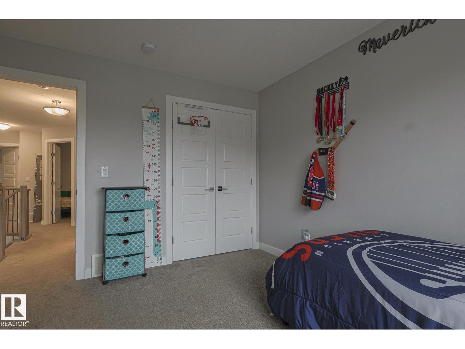 2011 201 ST NW, Edmonton