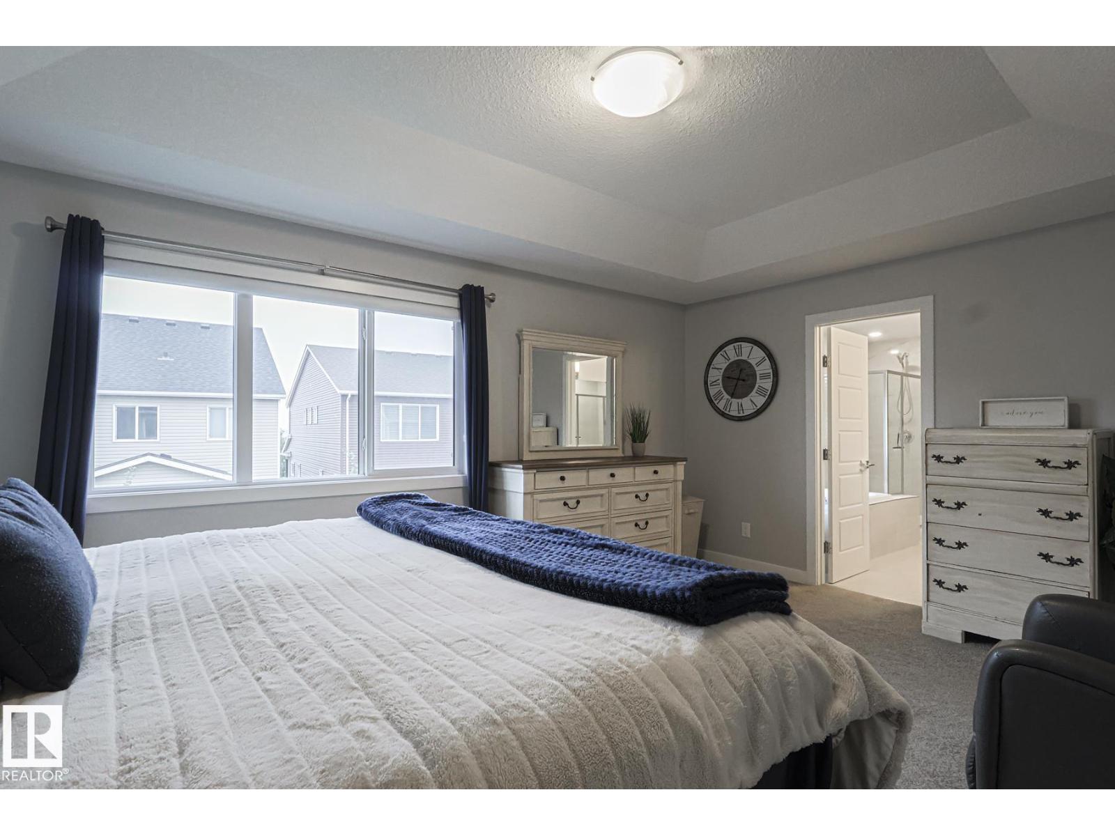 2011 201 ST NW, Edmonton