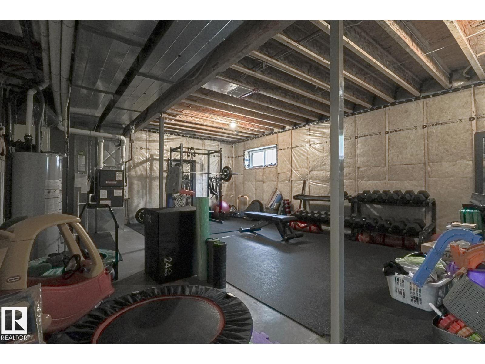 2011 201 ST NW, Edmonton