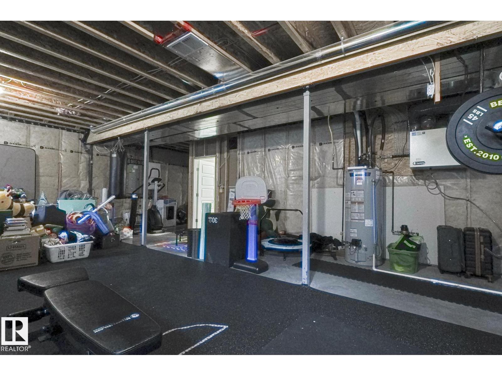 2011 201 ST NW, Edmonton