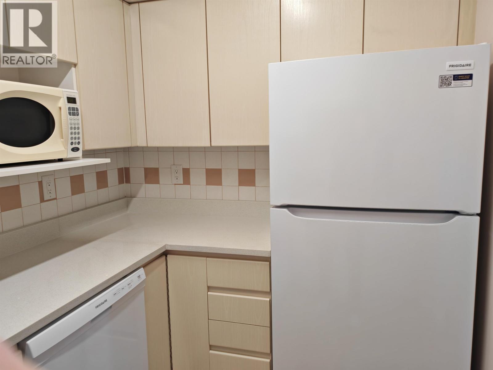 #807-8246 LANSDOWNE Road, Richmond