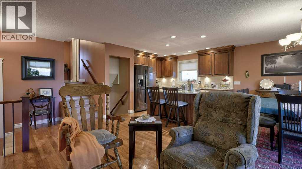 Single Family House 3 Level for Sale in  Penbrooke Way SE Penbrooke Meadows Calgary 