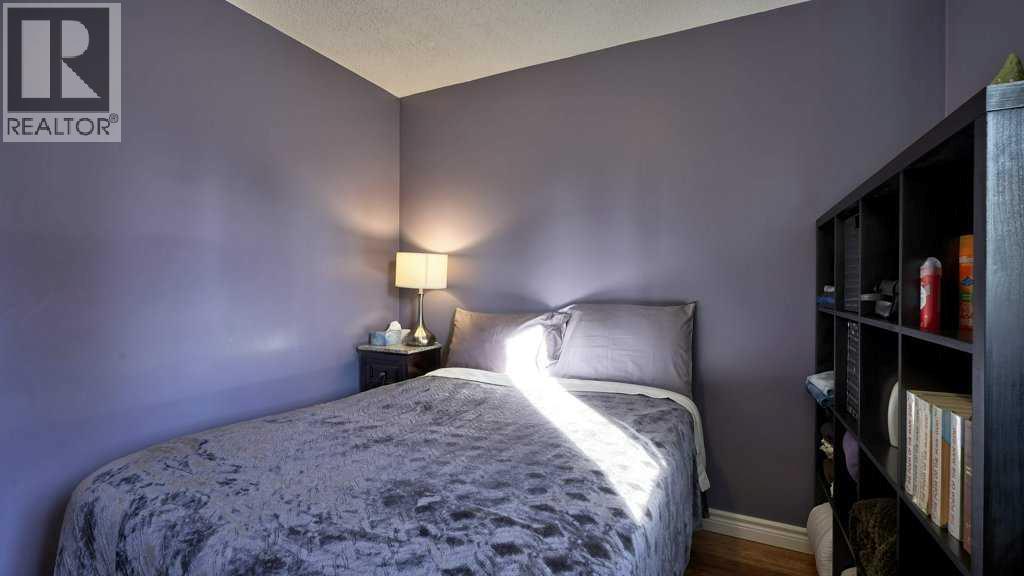 Single Family House 3 Level for Sale in  Penbrooke Way SE Penbrooke Meadows Calgary 