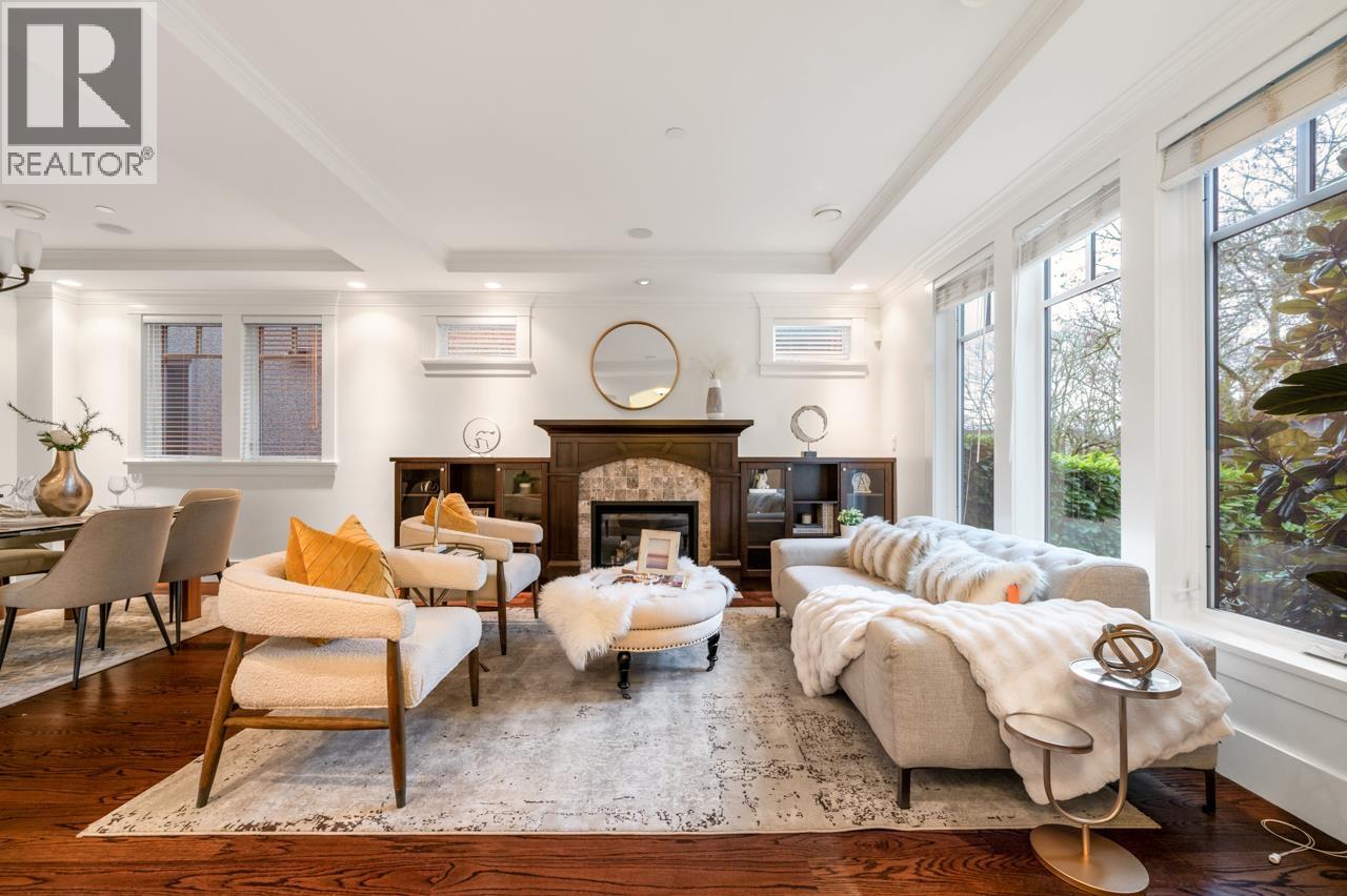 2031 W 45TH AVENUE, Vancouver