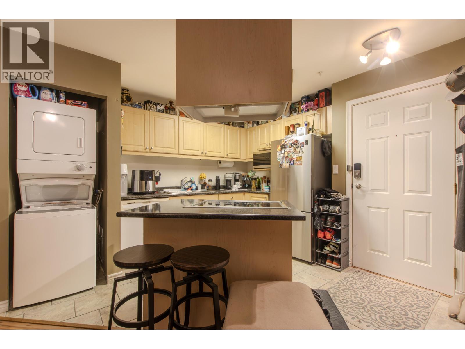 B109 40120 WILLOW CRESCENT, Squamish