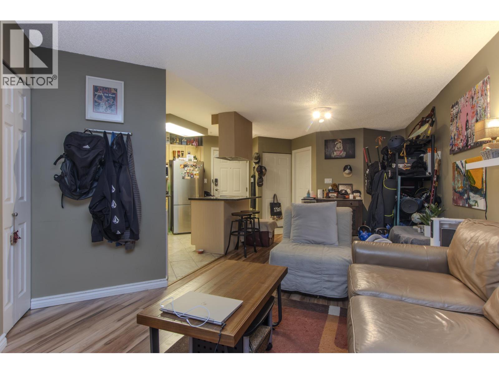 B109 40120 WILLOW CRESCENT, Squamish