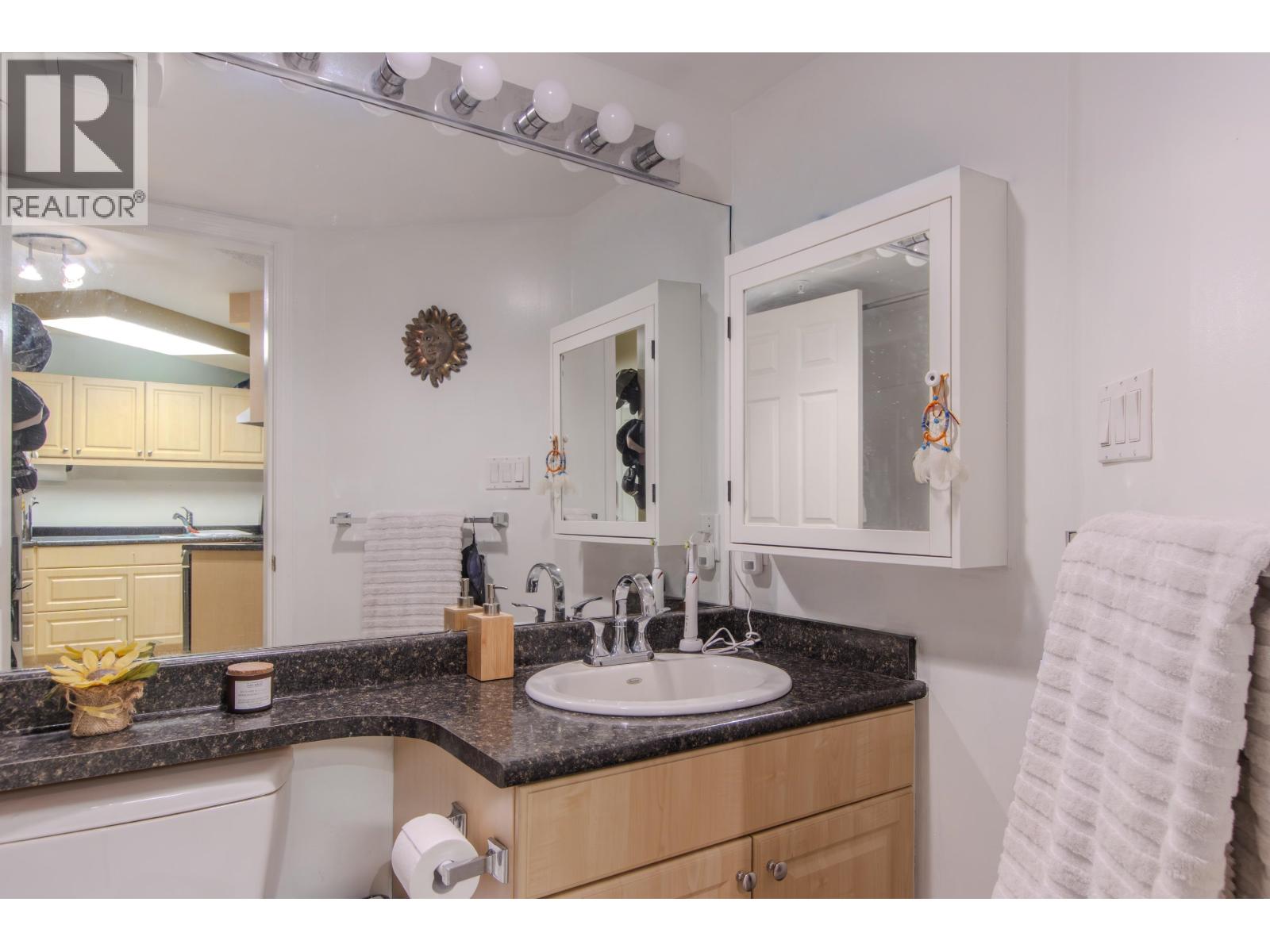 B109 40120 WILLOW CRESCENT, Squamish