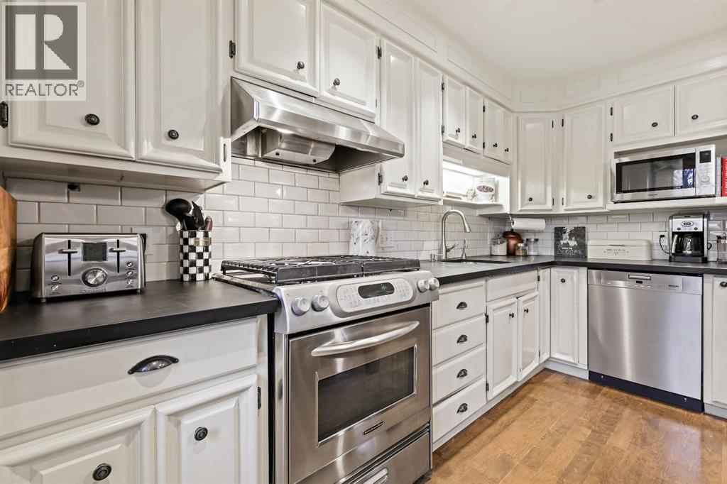 Single Family House for Sale in  Shelbourne Street SW Scarboro Calgary 